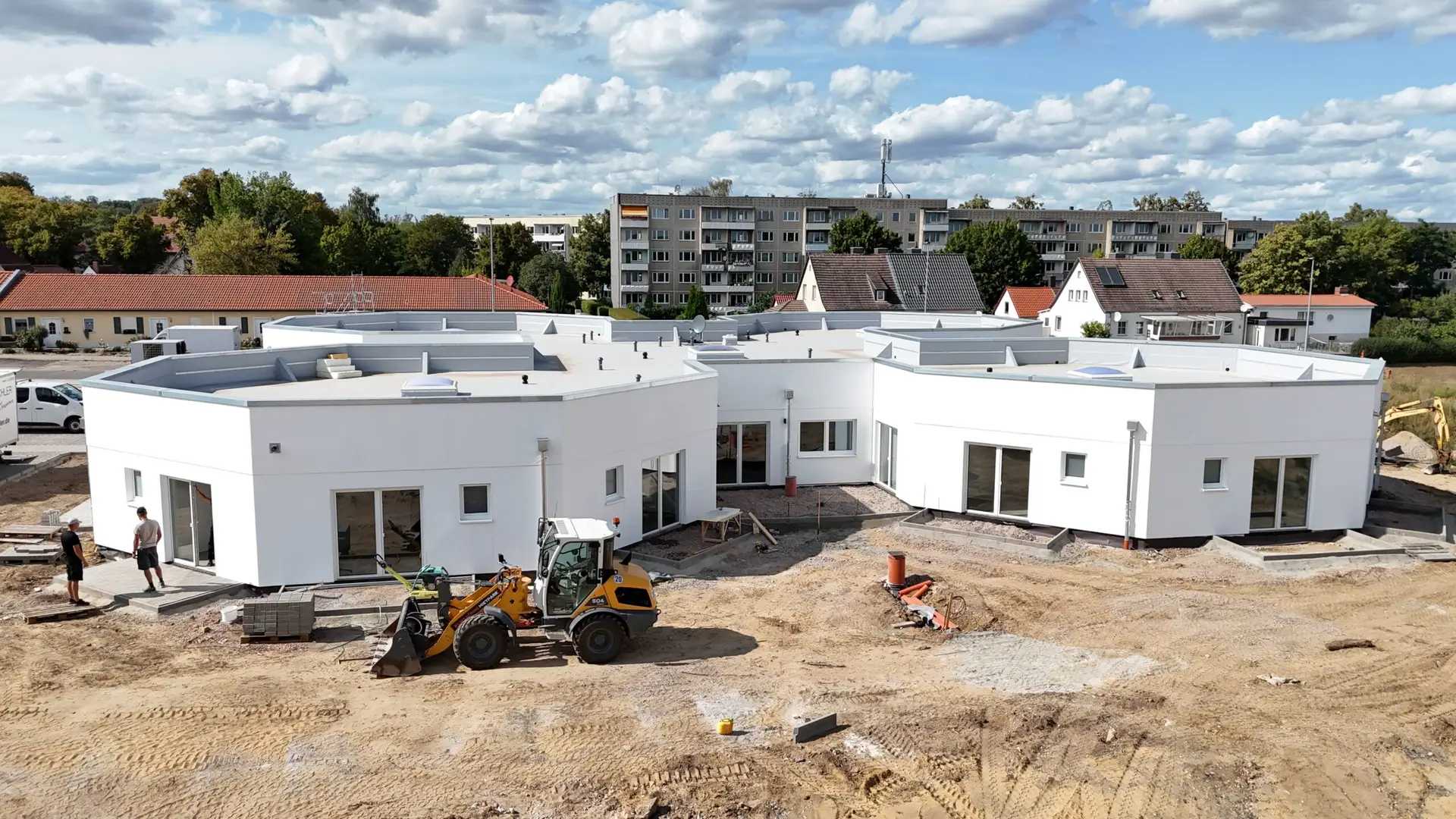 weiße Wabe in der Fertigstellung